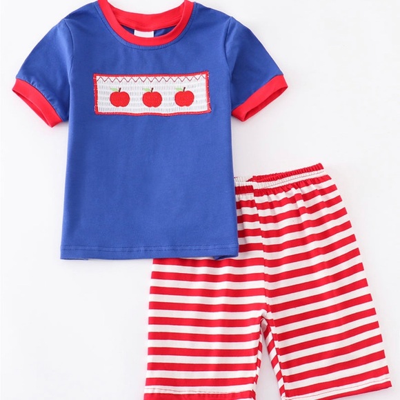 New Smocked Apple Shorts Set - Picture 1 of 5